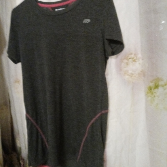 🎉Marika-Tek Dry Wik Performance Athletic Shirt - Picture 4 of 8